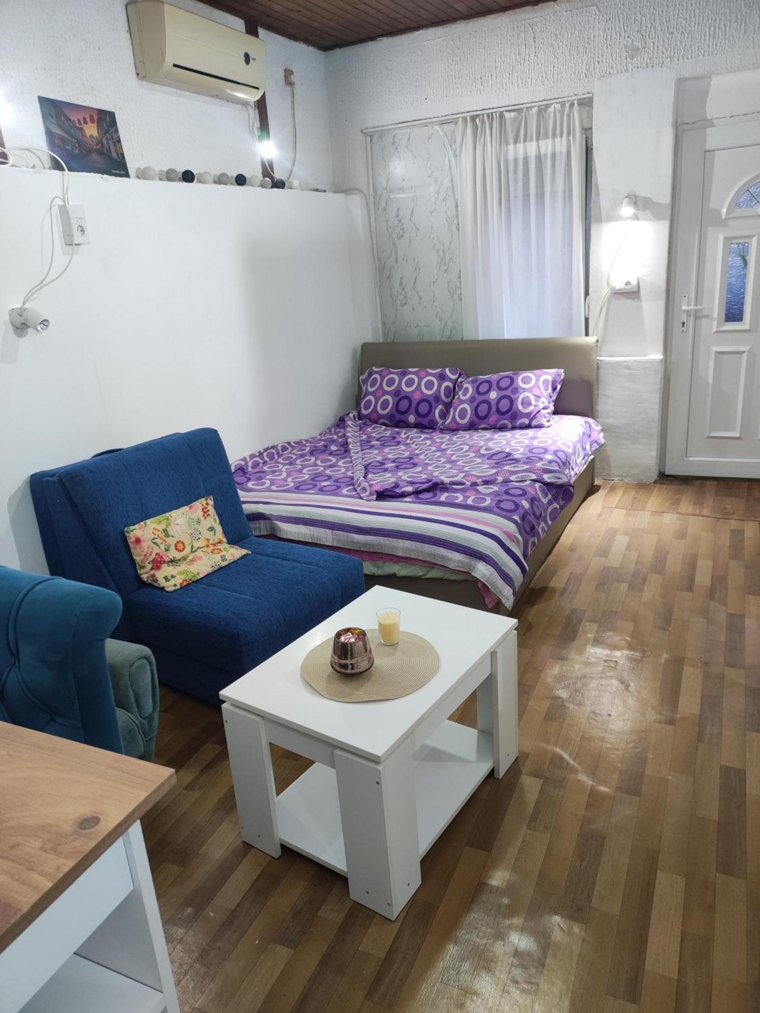 Prenociste Indija Hrvic Apartment Exterior photo